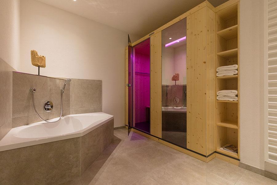 Suite 3 - Bathroom with infra-red sauna